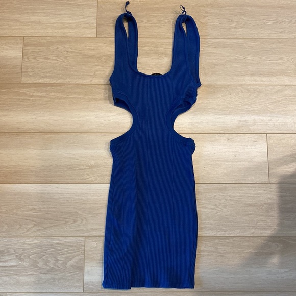 Size small blue cutout dress - Picture 4 of 4